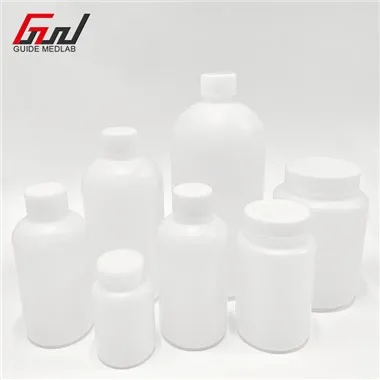 Лабораторная пластиковая бутылка с реагентом
